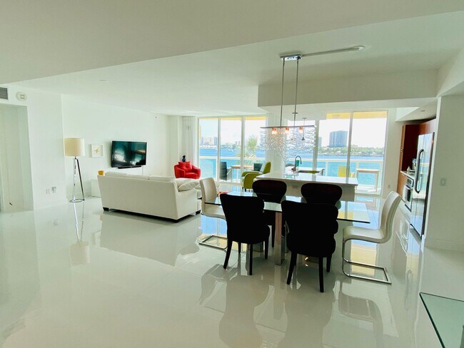 Foto del edificio - 2640 Lake Shore Dr