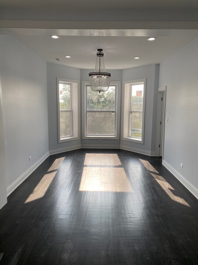 Foto del edificio - 917 N Sacramento Blvd