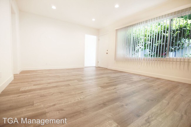 Foto del edificio - 11562-11576 Gateway Blvd