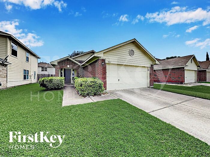 Foto principal - 19407 Cavern Springs Dr