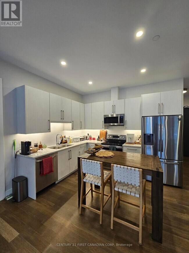 Building Photo - 1696 Fiddlehead Pl