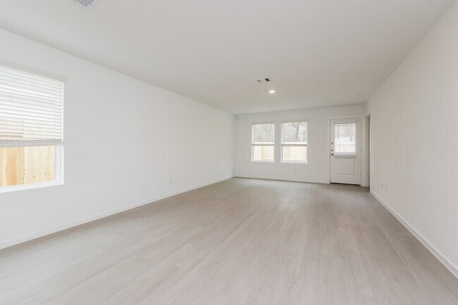 Foto del edificio - 1527 Crowson Rdg