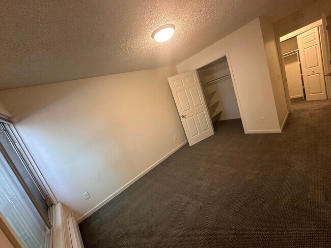 Foto del edificio - Two Bedroom on Valmont