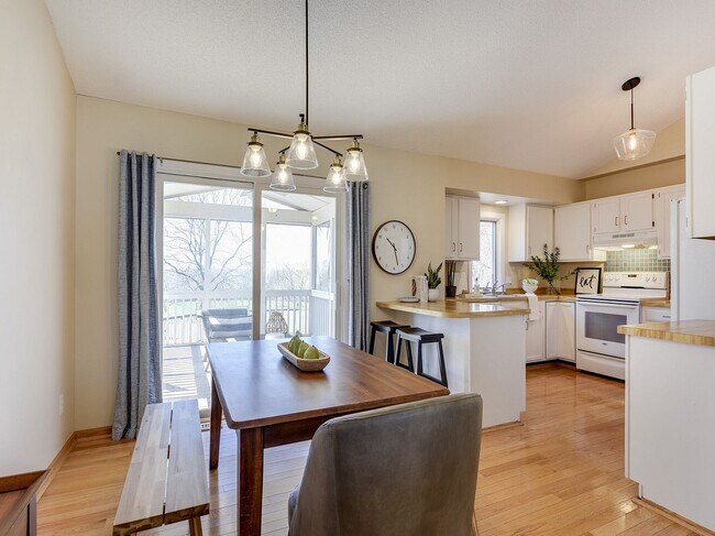 Foto del edificio - 17505 Rustic Hills Dr