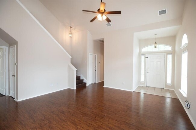 Building Photo - 516 Sweet Leaf Ln