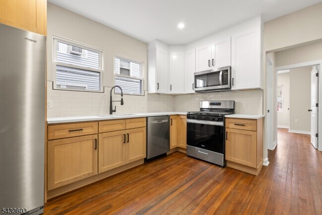 Building Photo - 218 Ampere Pkwy