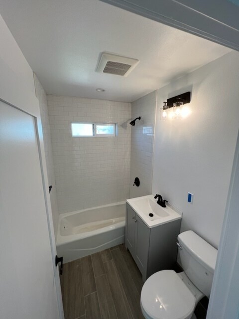 Bathroom - 4142 Redondo Beach Blvd
