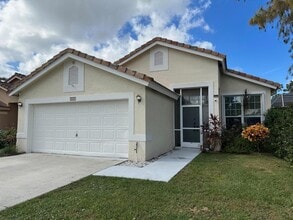 Building Photo - 717 Lake Wellington Dr