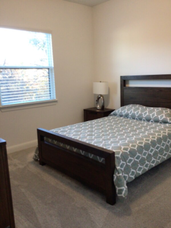 Building Photo - 307 Highland Ct