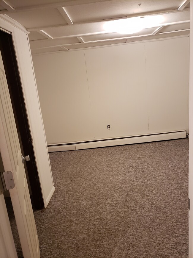 Bedroom - 1588 W Market St
