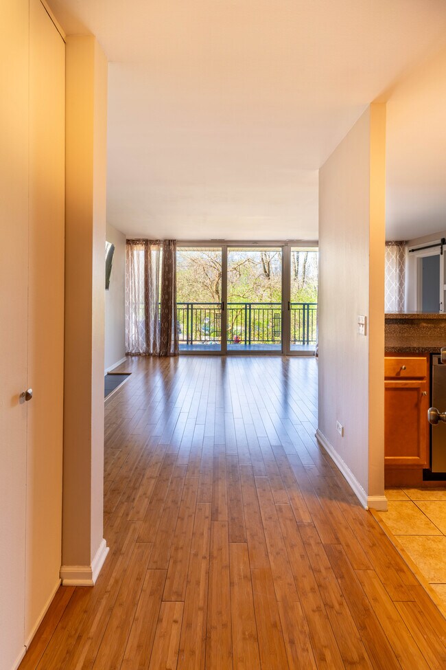 Foto del edificio - 5950 Oakwood Dr