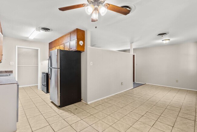 Foto del edificio - Charming 3 bedroom 2 Bath Home with Fresh ...
