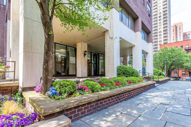 Foto del edificio - 210 E 86th St