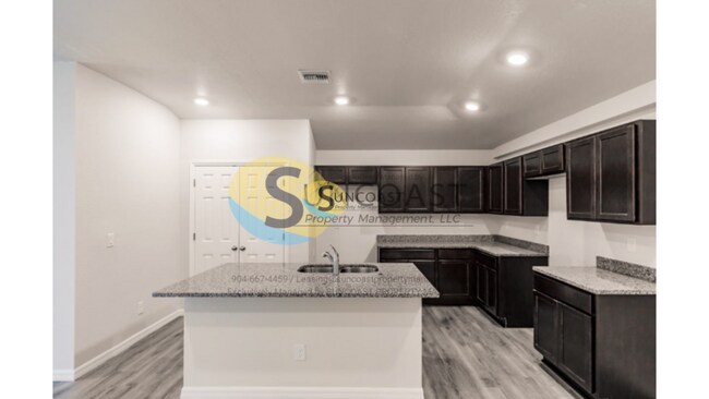 Building Photo - 3851 Hollycrest St