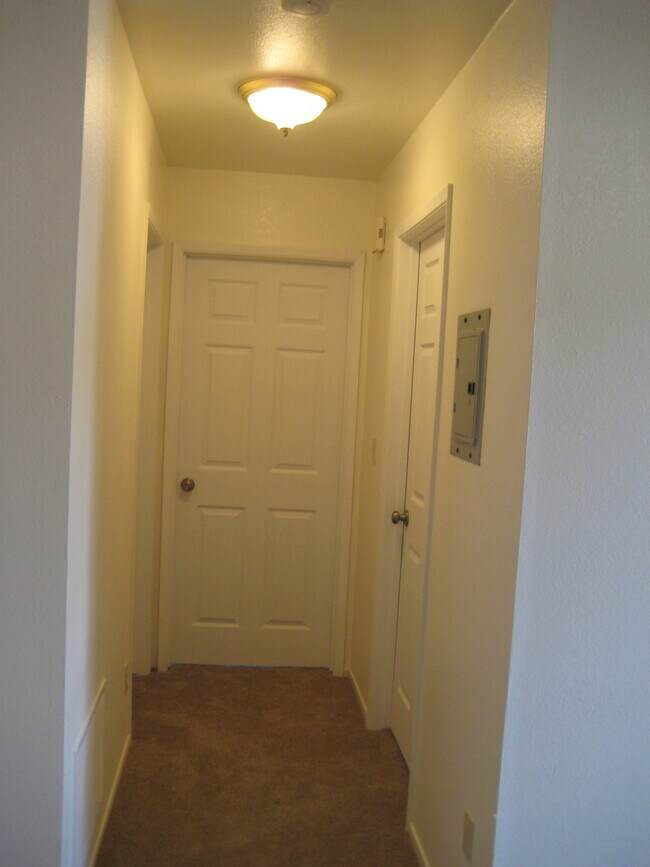 Foto del edificio - 912 Highland Blvd