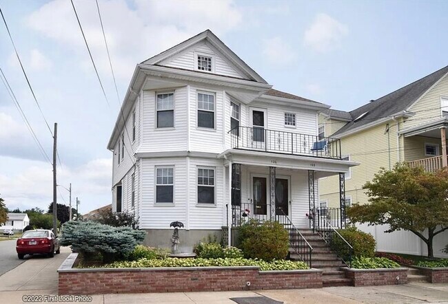 Building Photo - 106 Fifth St