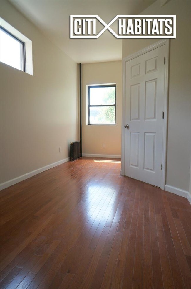 Foto del edificio - 188 W 9th St