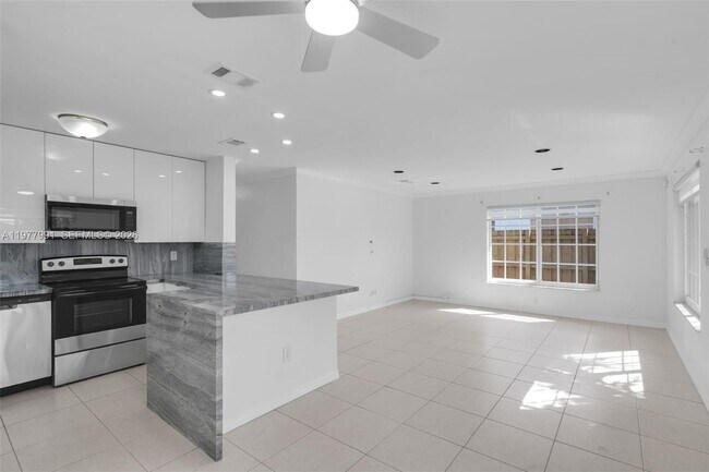 Foto del edificio - 6863 SW 21st St