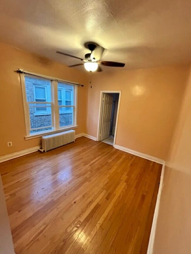 Foto del edificio - 5048 W Henderson St