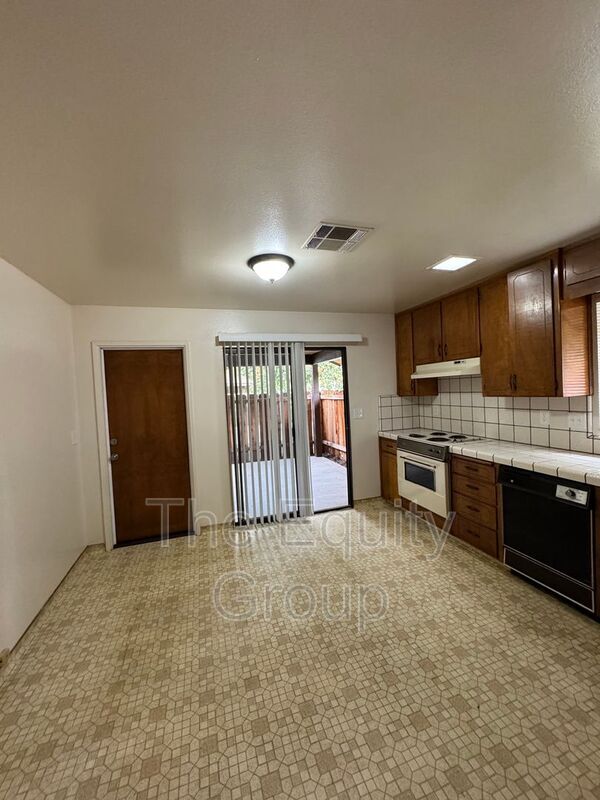 Foto del edificio - 4603 W Cypress Ave