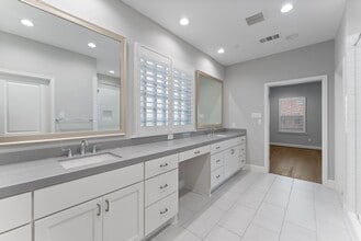 Building Photo - 114 Magnolia Grn St