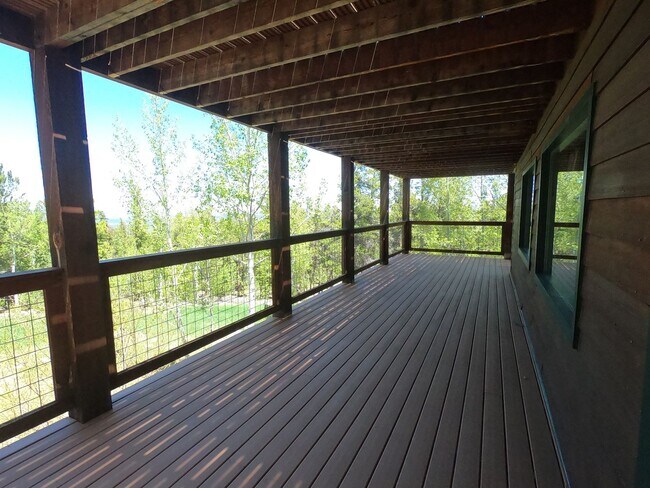 Building Photo - Mountain Cabin with Amazing Views!