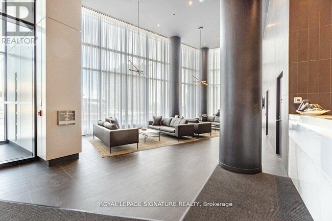 Photo du bâtiment - 3900 Confederation Pkwy