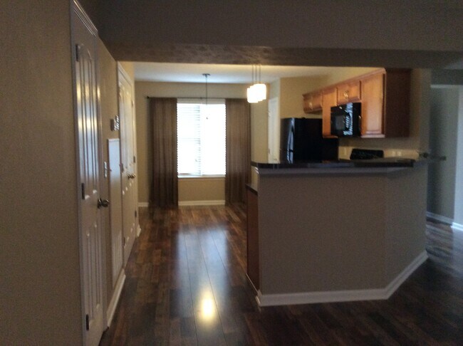 Building Photo - 434 Arapaho Dr