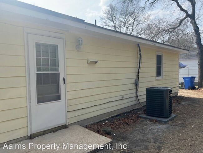 Building Photo - 2 br, 1 bath House - 2318 Edgar Street