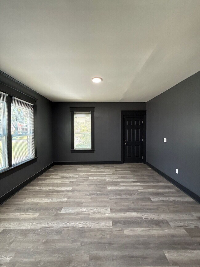 Building Photo - 3408 Bowen Ave