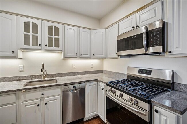Building Photo - 9907 Blundon Dr