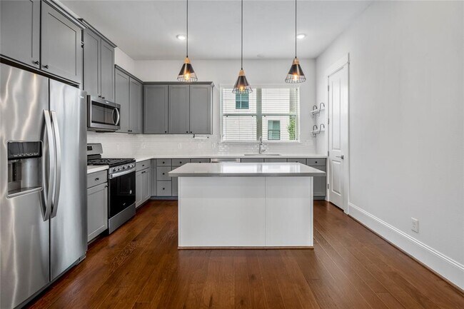 Foto del edificio - 1264 N Post Oak Rd