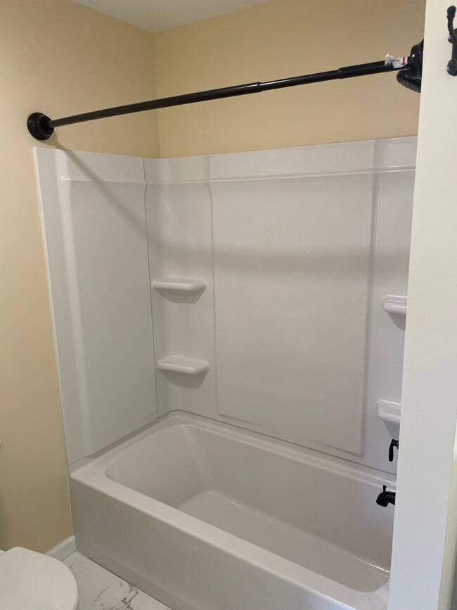 Building Photo - 1574 Montgomery Ave