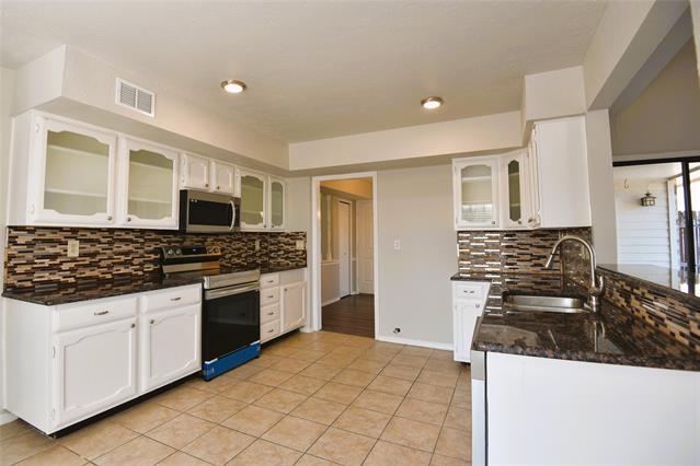 Building Photo - 4144 Wimbledon Dr