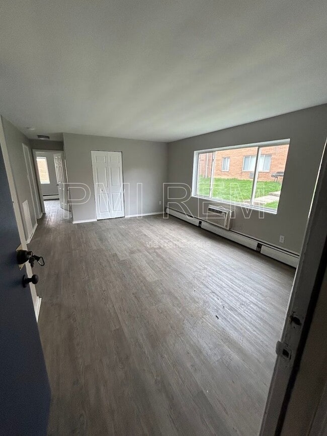 Foto del edificio - 5281 E 126th St