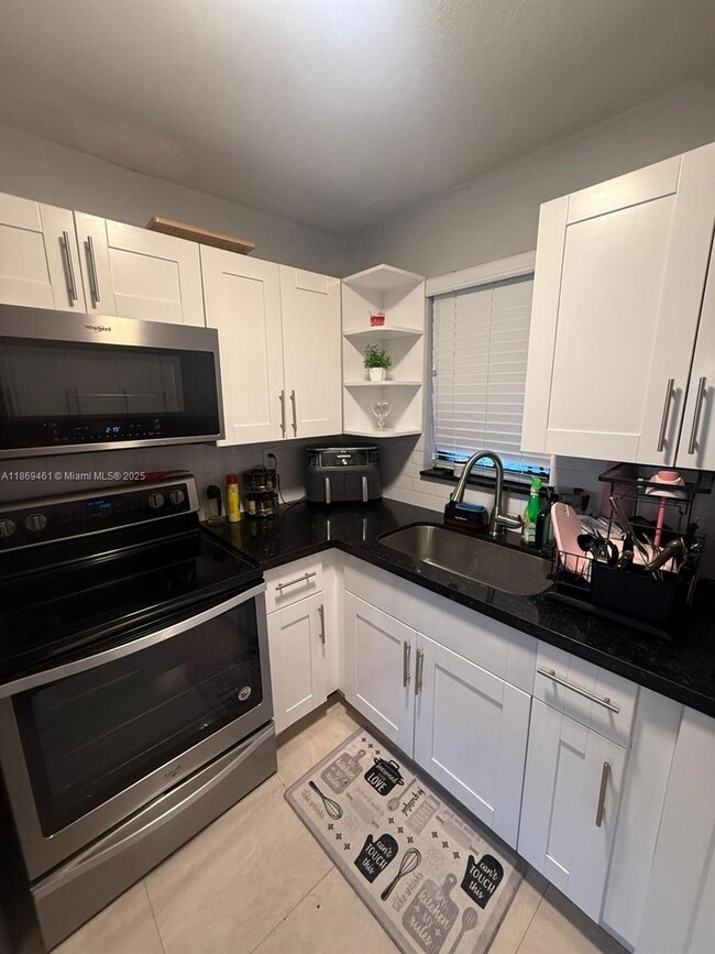 Foto del edificio - 1595 SW 122nd Ave
