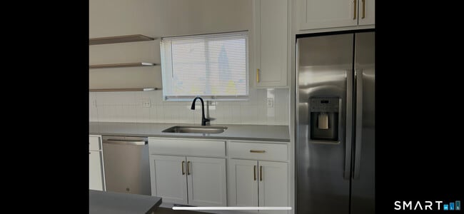 Foto del edificio - 62 Soundview Ave