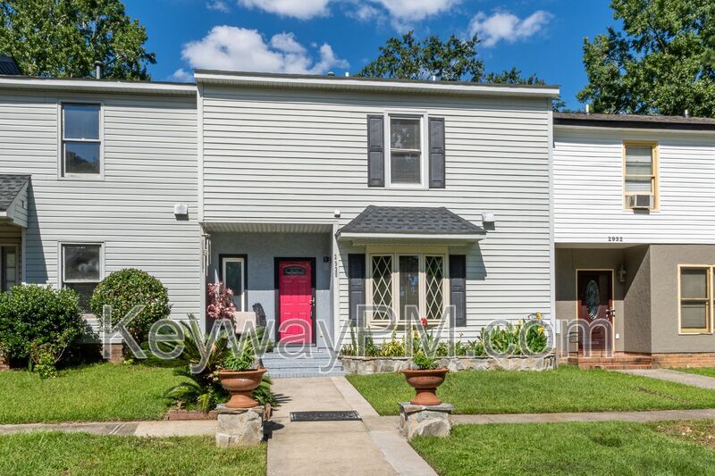 Foto principal - 2930 Running Creek Ln