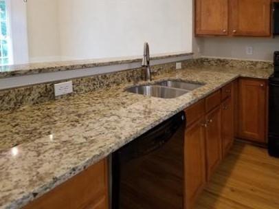 Building Photo - 2434 Fairlie Dr