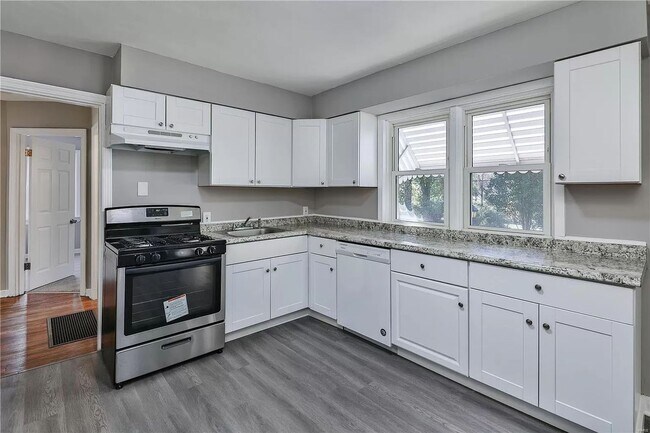 Foto del edificio - 1465 W Duchesne Dr