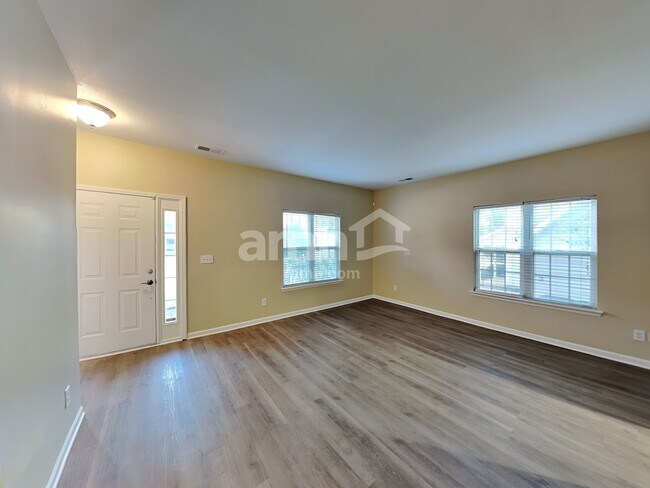 Foto del edificio - 15363 Michael Andrew Rd
