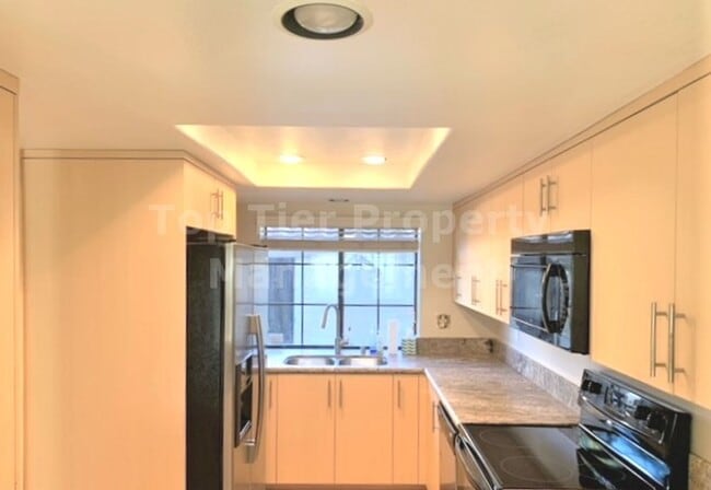 Building Photo - ***Charming 2 bed / 2 bath Townhome in Coastal Carlsbad - Available 04/15***