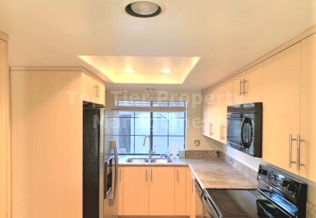 Foto del edificio - ***Charming 2 bed / 2 bath Townhome in Coastal Carlsbad - Available 04/15***