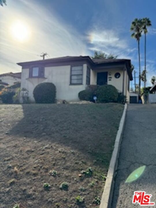 Primary Photo - 5101 Hillcrest Dr