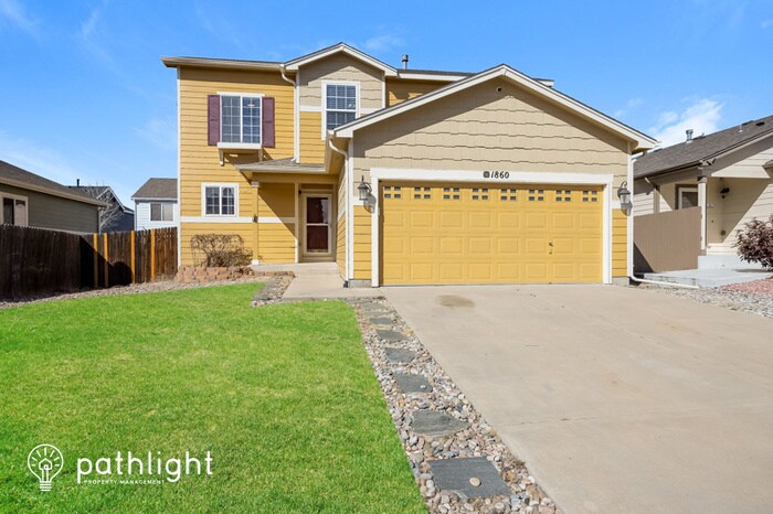 Foto principal - 1860 Riverwalk Parkway, Colorado Springs, ...