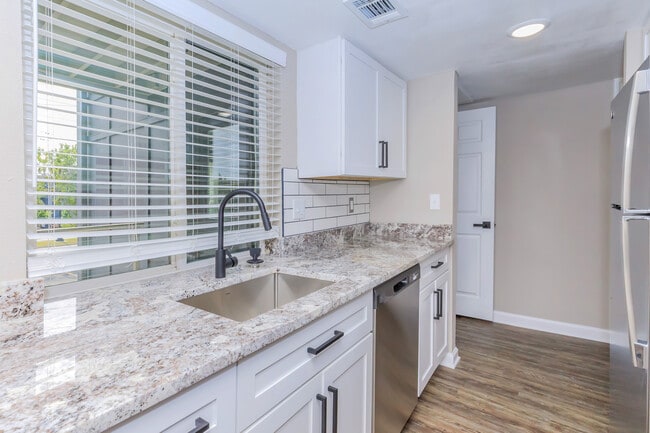 Foto del edificio - The Local on Severn