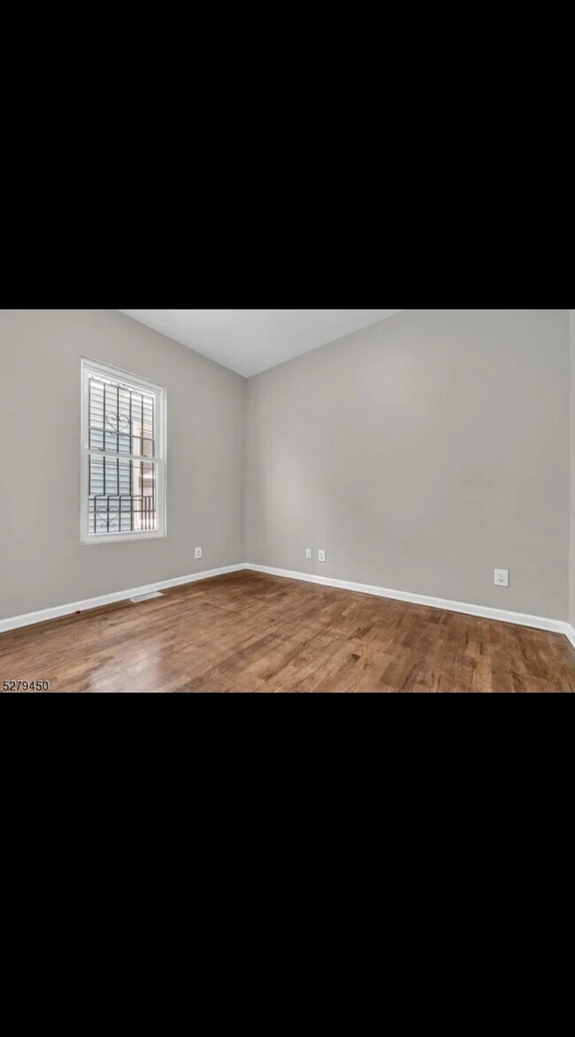 Foto del edificio - 1081 William St