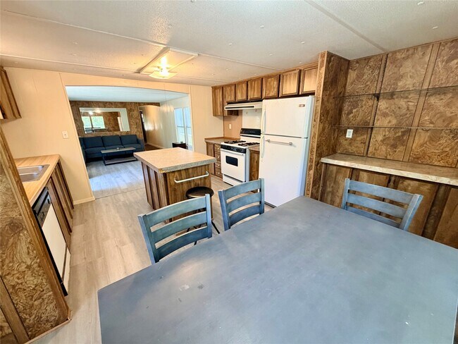Building Photo - 13710 Brigadier Dr