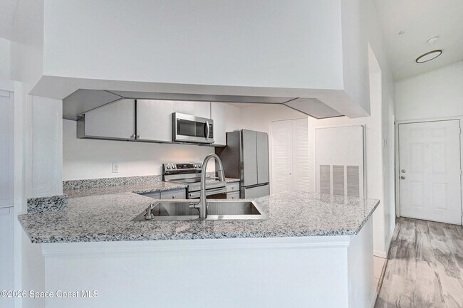 Foto del edificio - 7667 N Wickham Rd