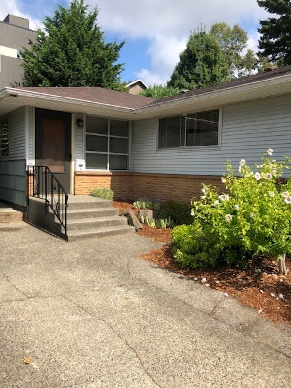 Primary Photo - 840 NW 61st St